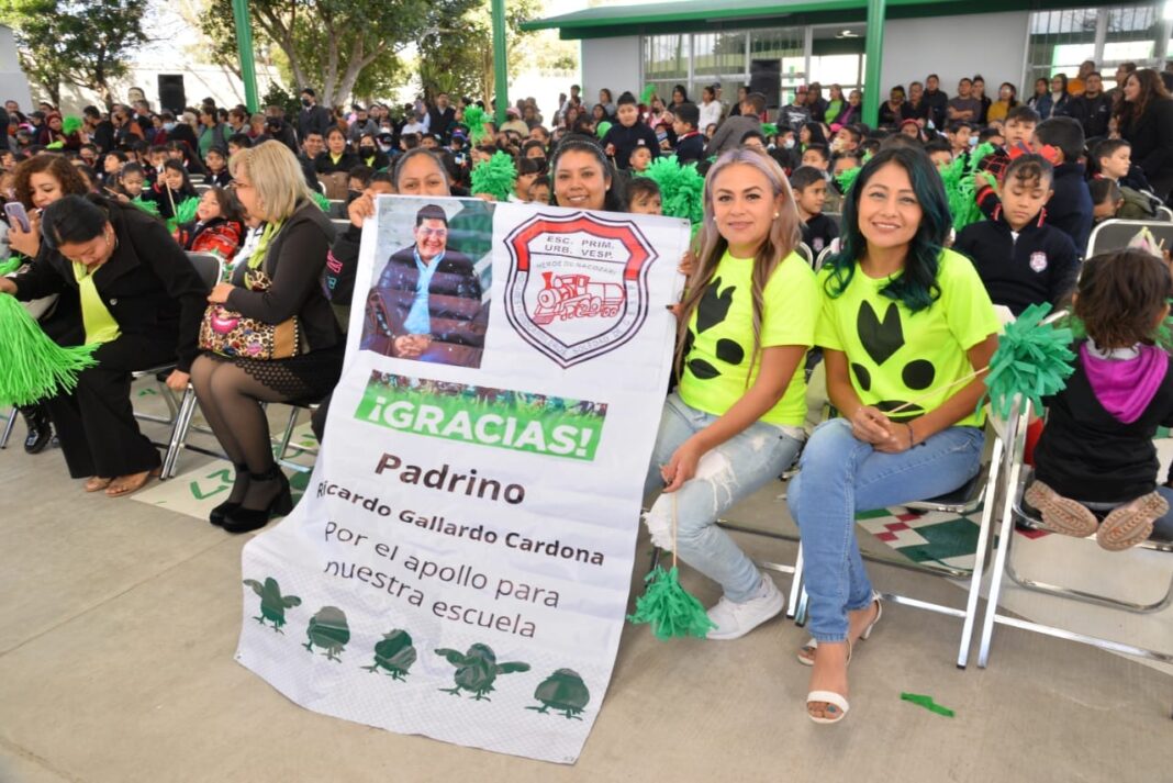 Ricardo Gallardo y Leonor Noyola renuevan Primaria en Av. de los Pinos