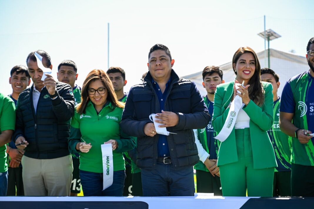 Ricardo Gallardo inaugura cancha en el Instituto Tecnológico Superior