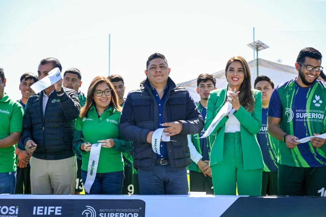 Ricardo Gallardo inaugura cancha en el Instituto Tecnológico Superior