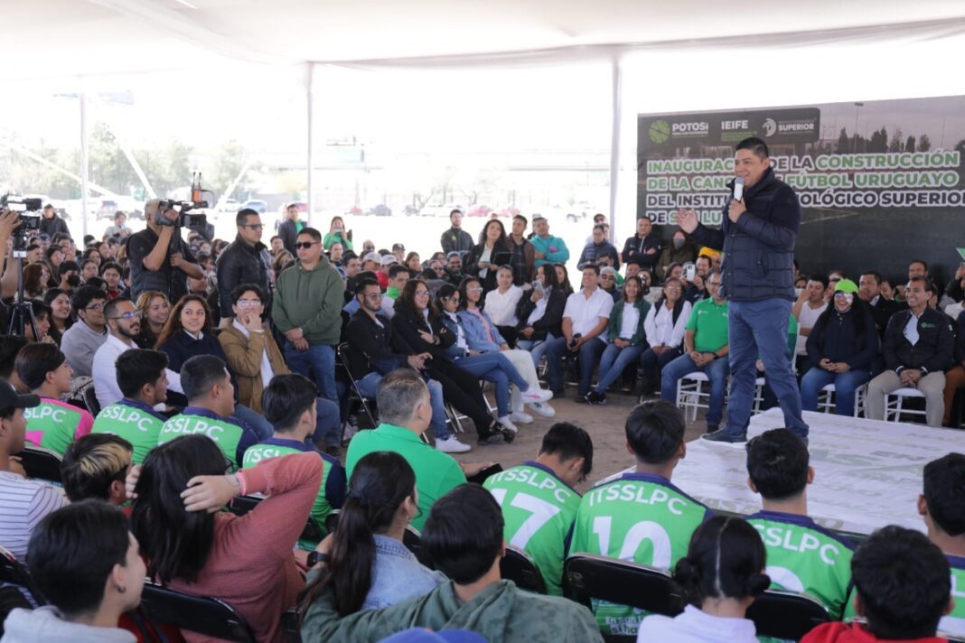 Ricardo Gallardo inaugura cancha en el Instituto Tecnológico Superior