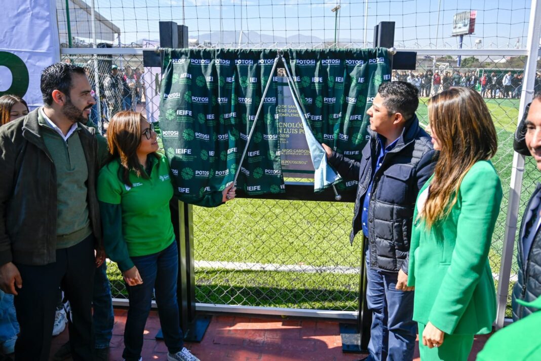 Ricardo Gallardo inaugura cancha en el Instituto Tecnológico Superior