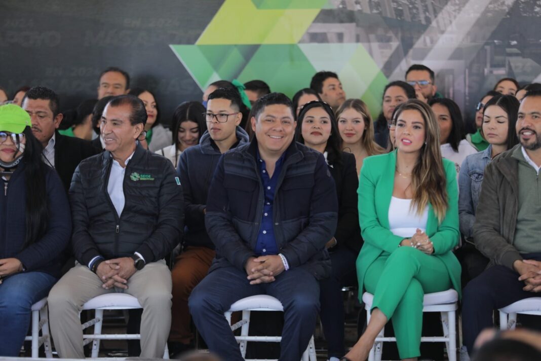 Comunidad educativa del Instituto Tecnológico Superior agradece apoyo del gobernador