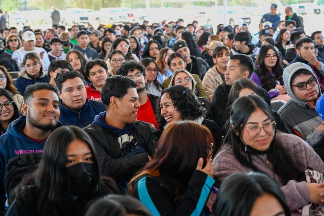 Comunidad educativa del Instituto Tecnológico Superior agradece apoyo del gobernador