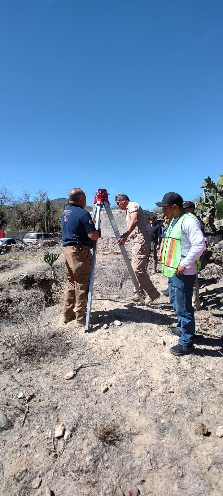 Gobierno encabeza rescate del cuerpo de persona que cayó a pozo